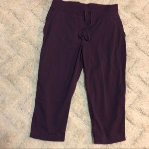 Lululemon dance studio crop size 8